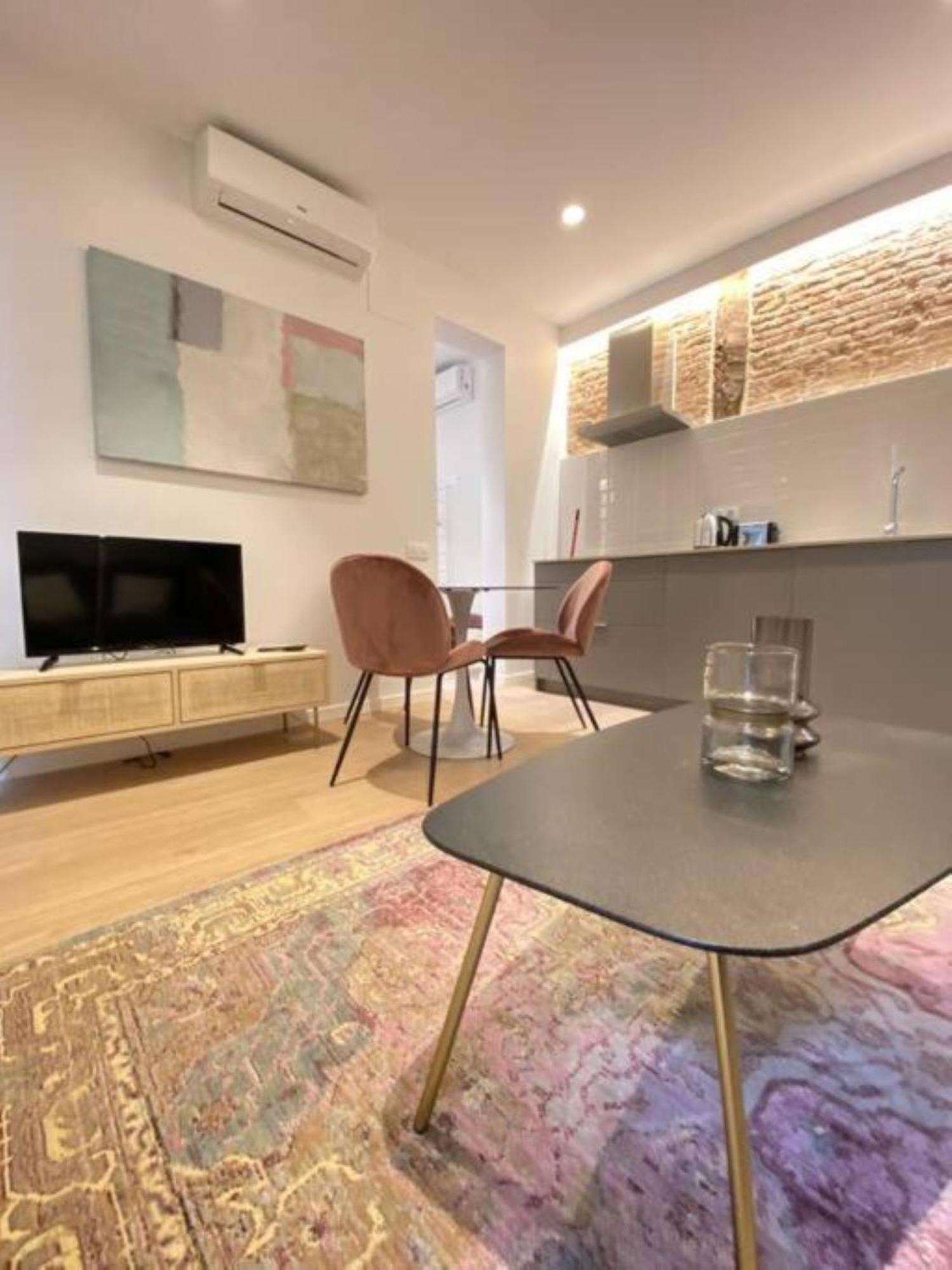 Apartamentos En La Latiina Madrid Esterno foto